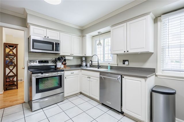 2 Park Bluff Way, Pittsford, NY 14534