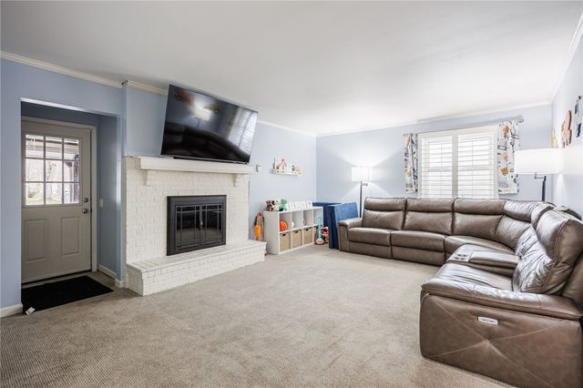 2 Park Bluff Way, Pittsford, NY 14534