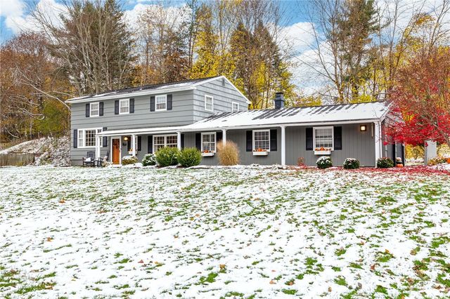 2 Park Bluff Way, Pittsford, NY 14534