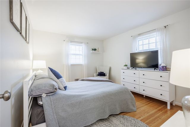 2 Park Bluff Way, Pittsford, NY 14534