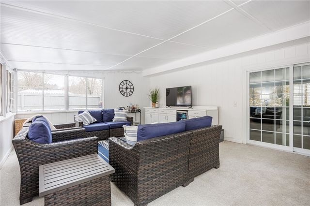 2 Park Bluff Way, Pittsford, NY 14534