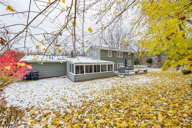 2 Park Bluff Way, Pittsford, NY 14534