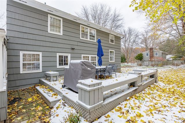 2 Park Bluff Way, Pittsford, NY 14534