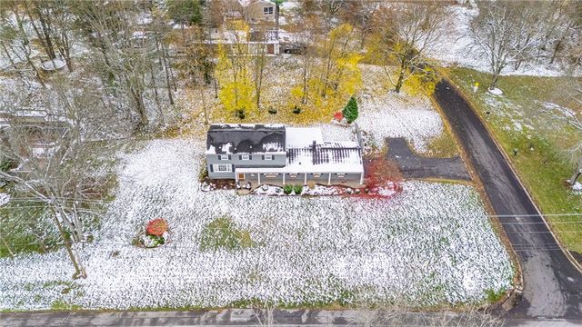 2 Park Bluff Way, Pittsford, NY 14534