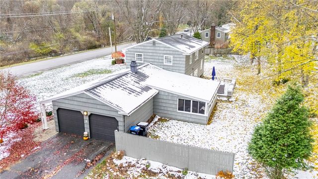 2 Park Bluff Way, Pittsford, NY 14534