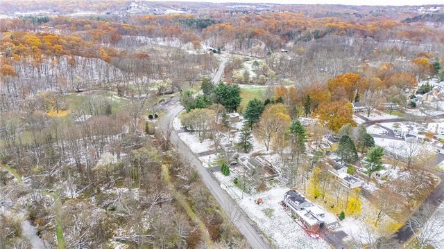 2 Park Bluff Way, Pittsford, NY 14534