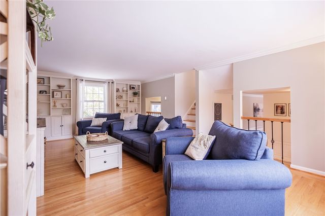 2 Park Bluff Way, Pittsford, NY 14534