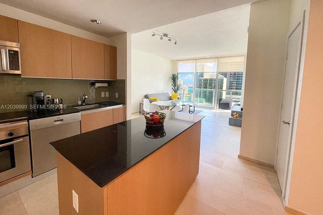 1050 Brickell Ave 2208, Miami, FL 33131