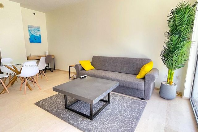 1050 Brickell Ave 2208, Miami, FL 33131