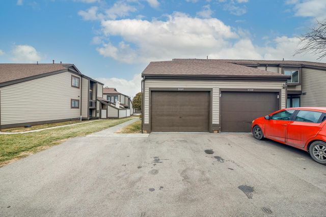 5260 Westbury Drive, 14A, Columbus, OH 43228