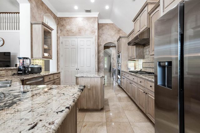 203 Bay Bridge Drive, Sugar Land, TX 77478