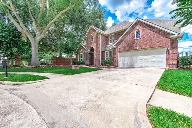 203 Bay Bridge Drive, Sugar Land, TX 77478