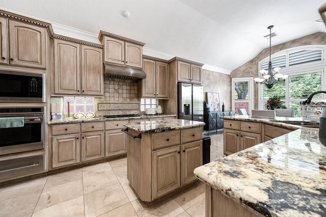 203 Bay Bridge Drive, Sugar Land, TX 77478