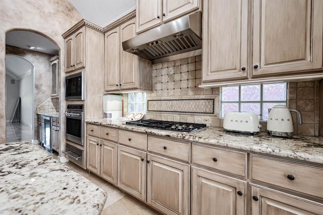 203 Bay Bridge Drive, Sugar Land, TX 77478