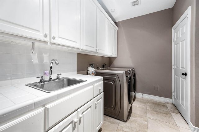 203 Bay Bridge Drive, Sugar Land, TX 77478