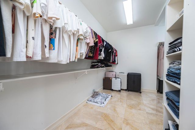 203 Bay Bridge Drive, Sugar Land, TX 77478