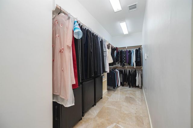 203 Bay Bridge Drive, Sugar Land, TX 77478