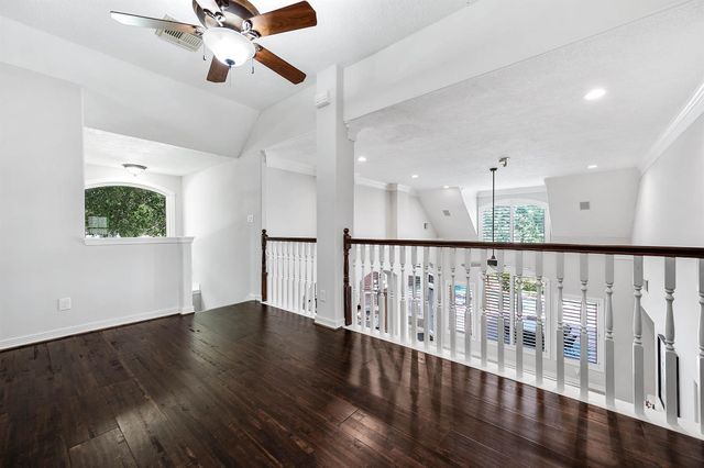 203 Bay Bridge Drive, Sugar Land, TX 77478