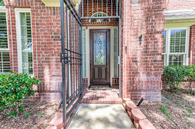 203 Bay Bridge Drive, Sugar Land, TX 77478