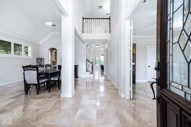 203 Bay Bridge Drive, Sugar Land, TX 77478
