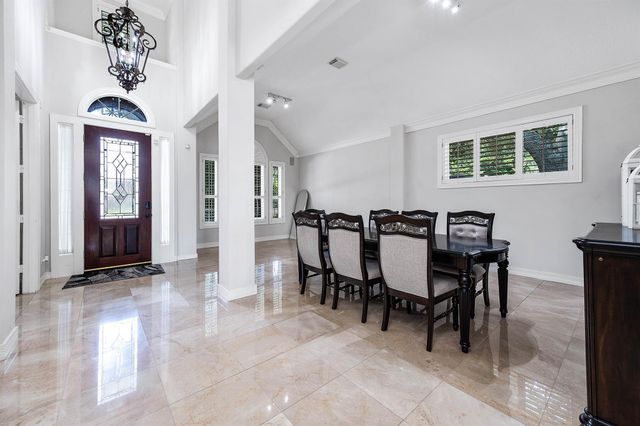 203 Bay Bridge Drive, Sugar Land, TX 77478