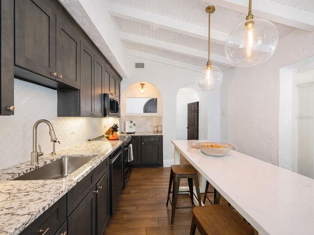 6251 10TH AVENUE S, Gulfport, FL 33707