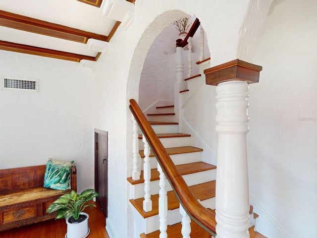 6251 10TH AVENUE S, Gulfport, FL 33707