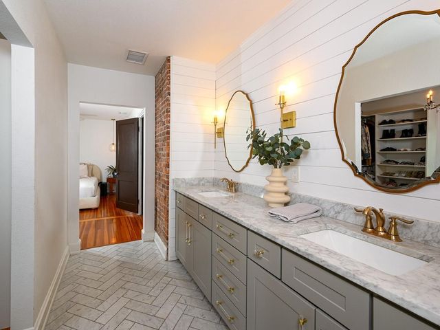 6251 10TH AVENUE S, Gulfport, FL 33707