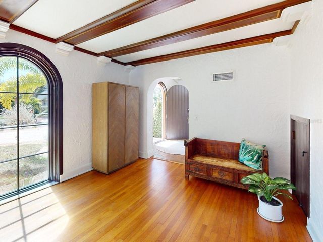 6251 10TH AVENUE S, Gulfport, FL 33707