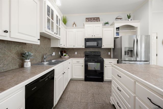 4146 Carolina Dr, Addis, LA 70710