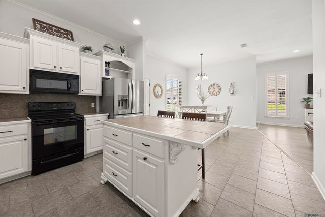 4146 Carolina Dr, Addis, LA 70710