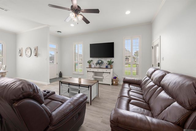 4146 Carolina Dr, Addis, LA 70710