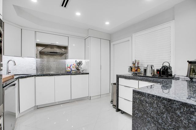 501 SW 11th Place 317, Boca Raton, FL 33432