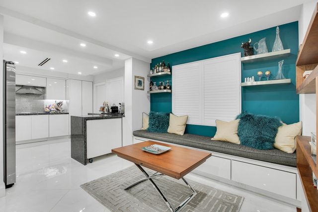 501 SW 11th Place 317, Boca Raton, FL 33432