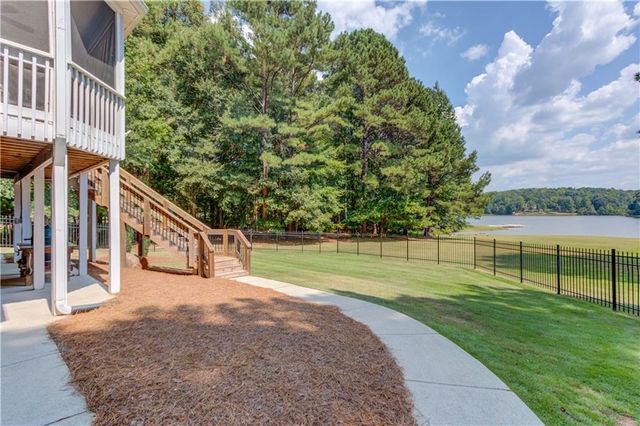 6228 Waters Edge Drive, Covington, GA 30014