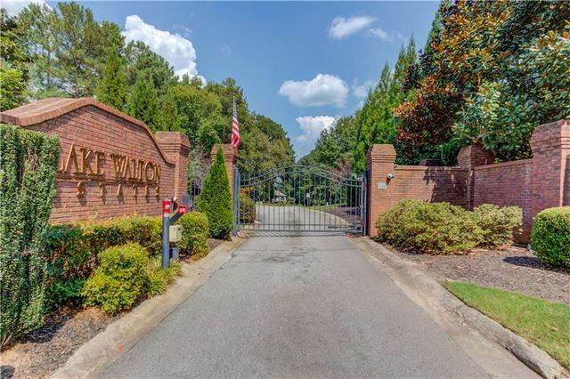 6228 Waters Edge Drive, Covington, GA 30014