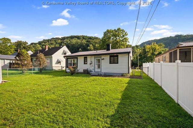 3914 Lancaster Avenue, Charleston, WV 25304