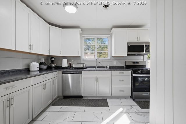 3914 Lancaster Avenue, Charleston, WV 25304