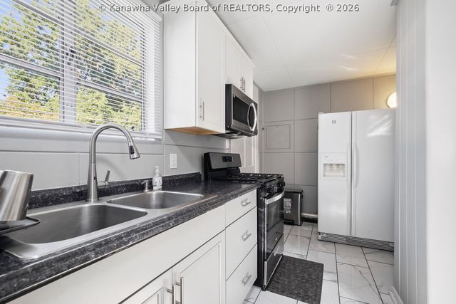 3914 Lancaster Avenue, Charleston, WV 25304