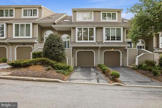 18 CABOT DR, Chesterbrook, PA 19087