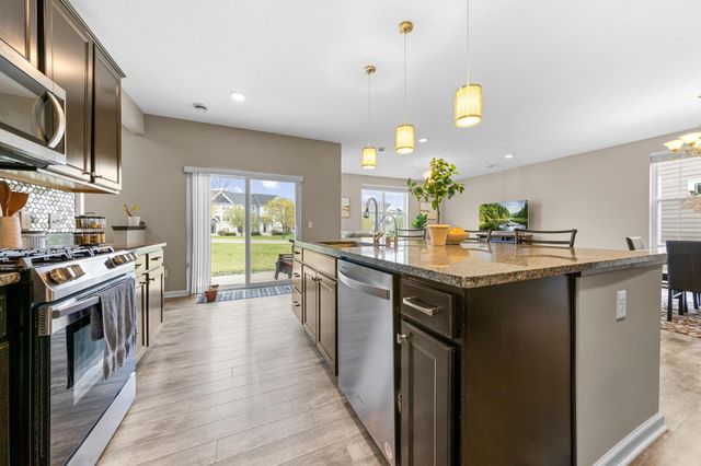 15609 Eddy Creek Way, Apple Valley, MN 55124