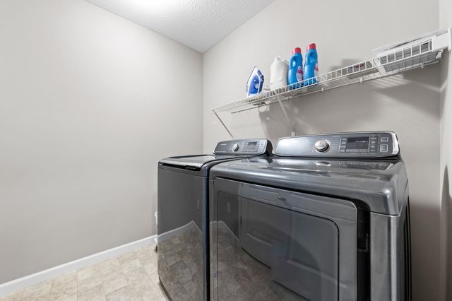 15609 Eddy Creek Way, Apple Valley, MN 55124