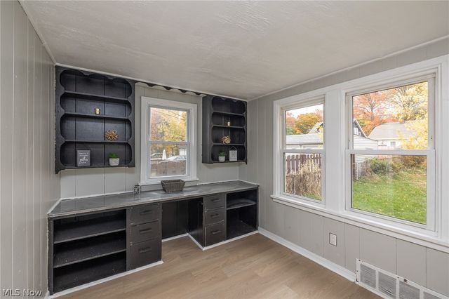 939 Vineshire Road, Cleveland Heights, OH 44121