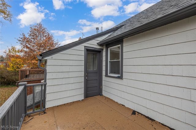 939 Vineshire Road, Cleveland Heights, OH 44121