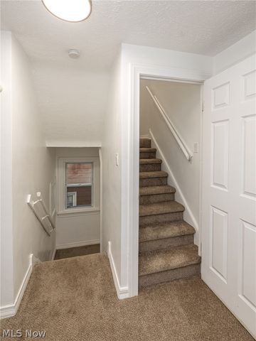 939 Vineshire Road, Cleveland Heights, OH 44121