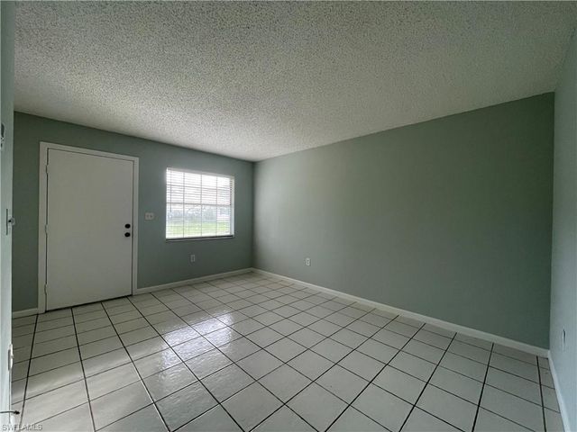 3325 Airport RD N # R2, Naples, FL 34105