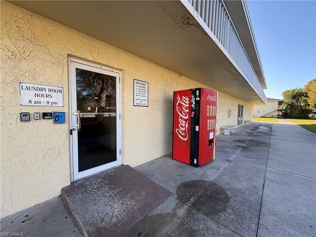 3325 Airport RD N # R2, Naples, FL 34105