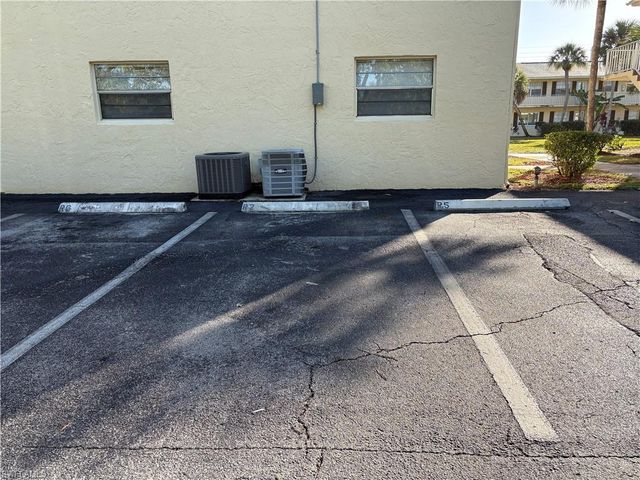 3325 Airport RD N # R2, Naples, FL 34105