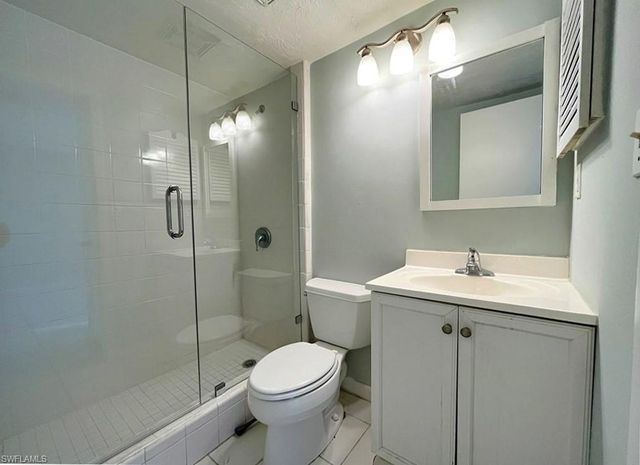 3325 Airport RD N # R2, Naples, FL 34105