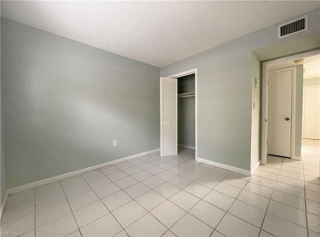 3325 Airport RD N # R2, Naples, FL 34105